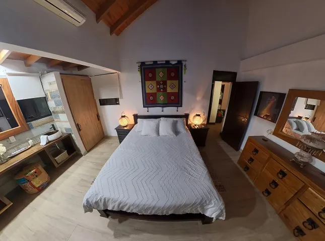 7 amplias habitaciones